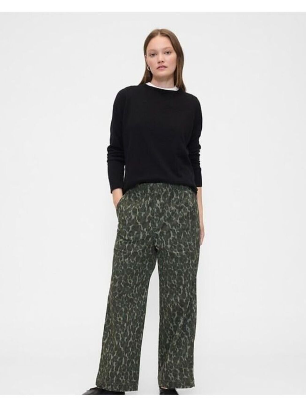 NWT Gap High Rise Wide-Leg Khakis green camo